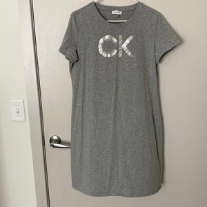 Calvin Klein - Short Sleeve; Crew Neck; Logo Dress Size L